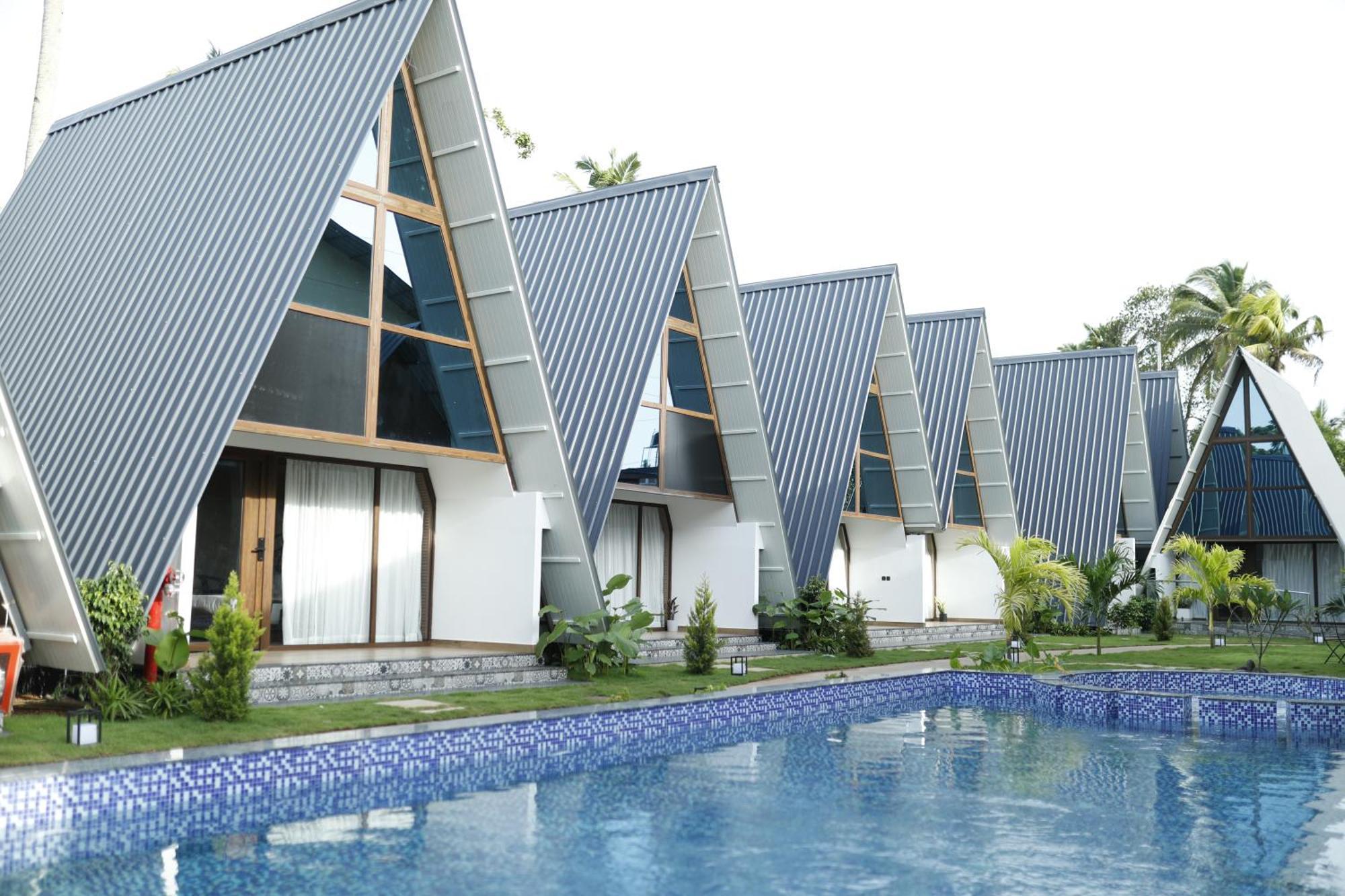 Leela'S 7Th Heaven Resort & Spa Trikunnapuzha Zewnętrze zdjęcie